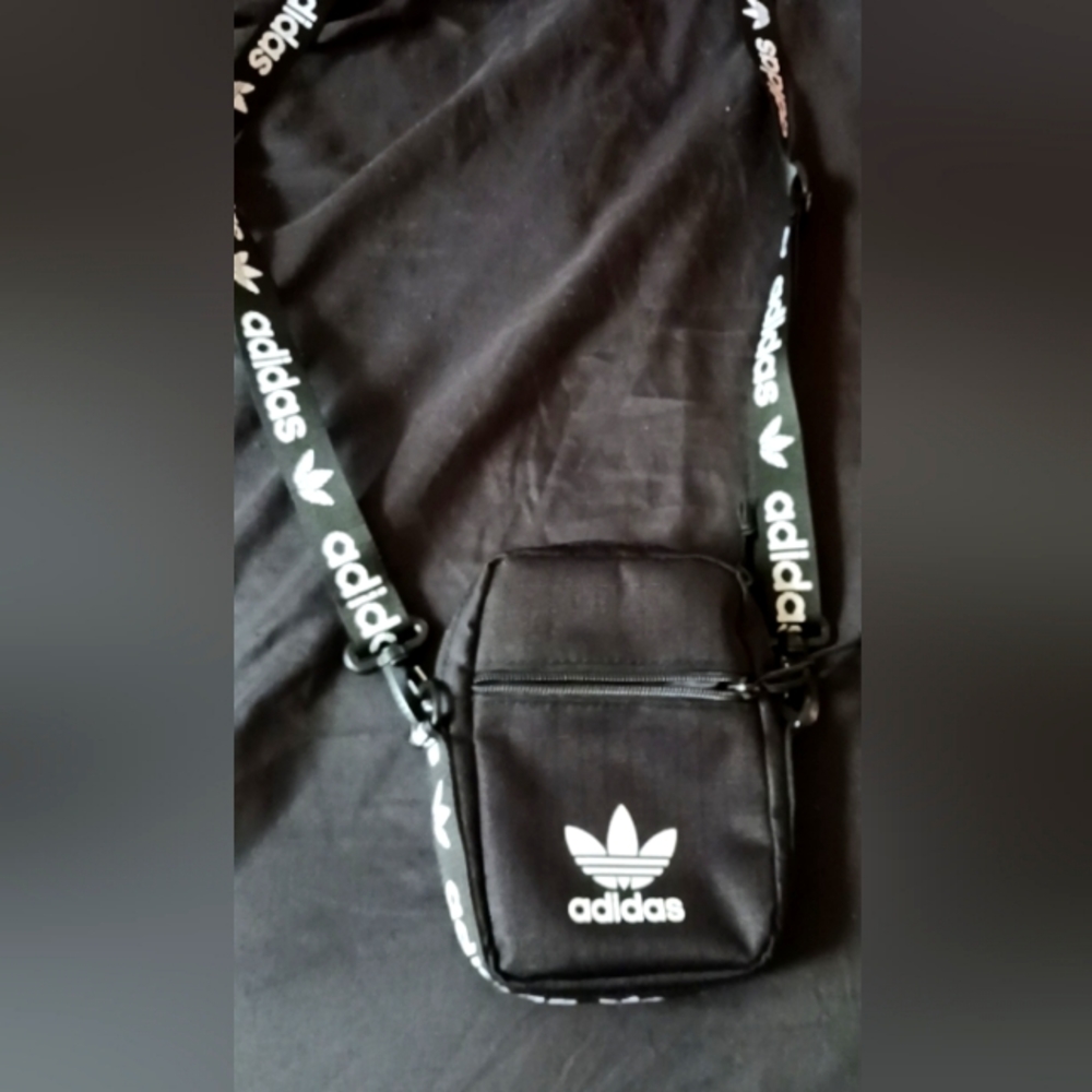 Small Adidas crossbody